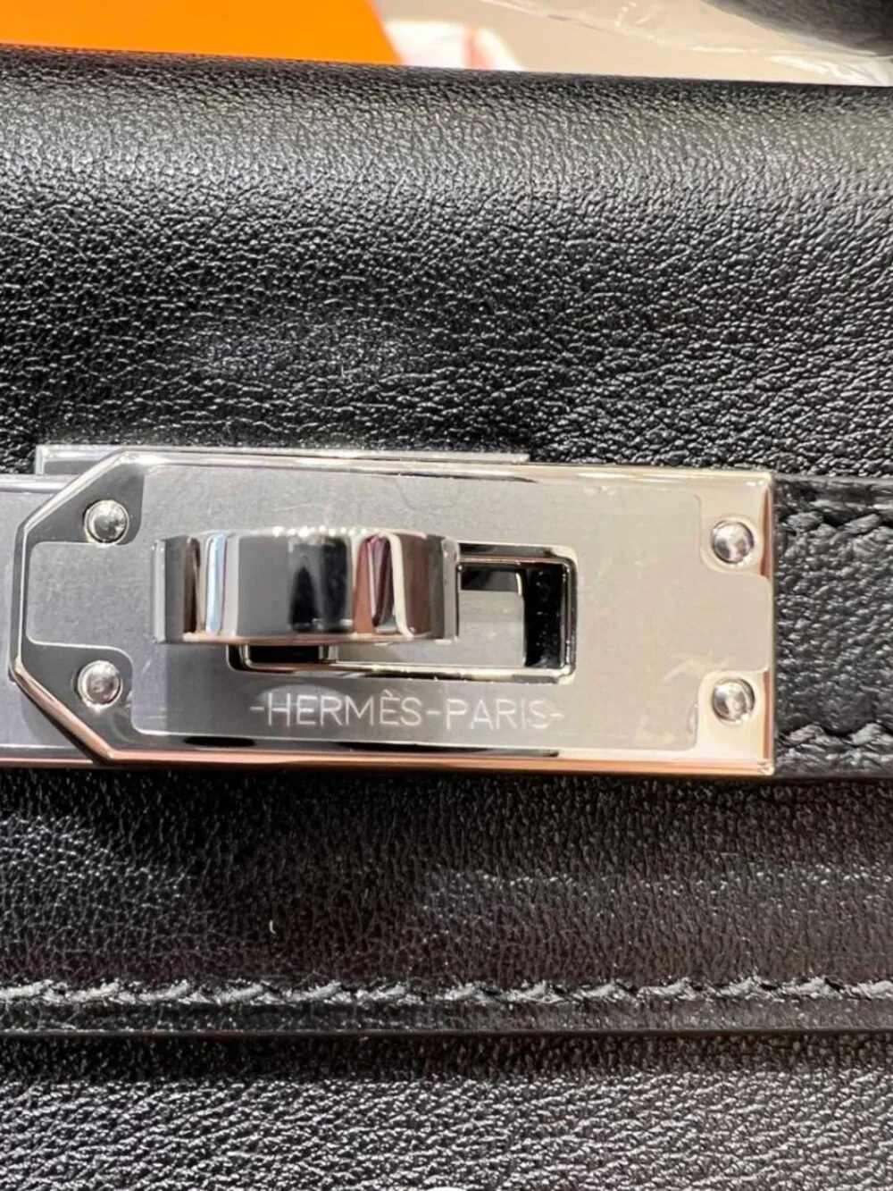 H Kelly pochette- swift, shw